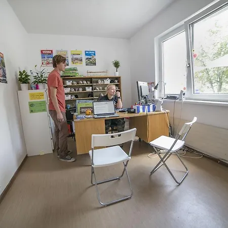 ホステル マルモタ インスブルック