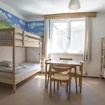 Auberge de jeunesse Marmota *